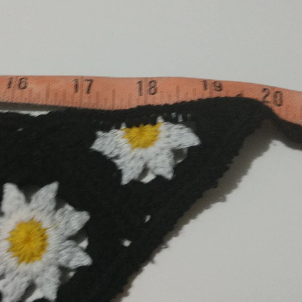 Crochet Bandana Headscarf Daisy Flowers - Picture 8 of 9
